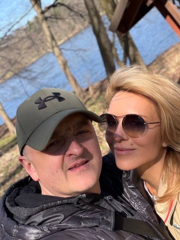 "Кто этот мужчина с ребеночком?" Марина Боржемская впервые показала своего таинственного избранника в полный рост. Романтические фото