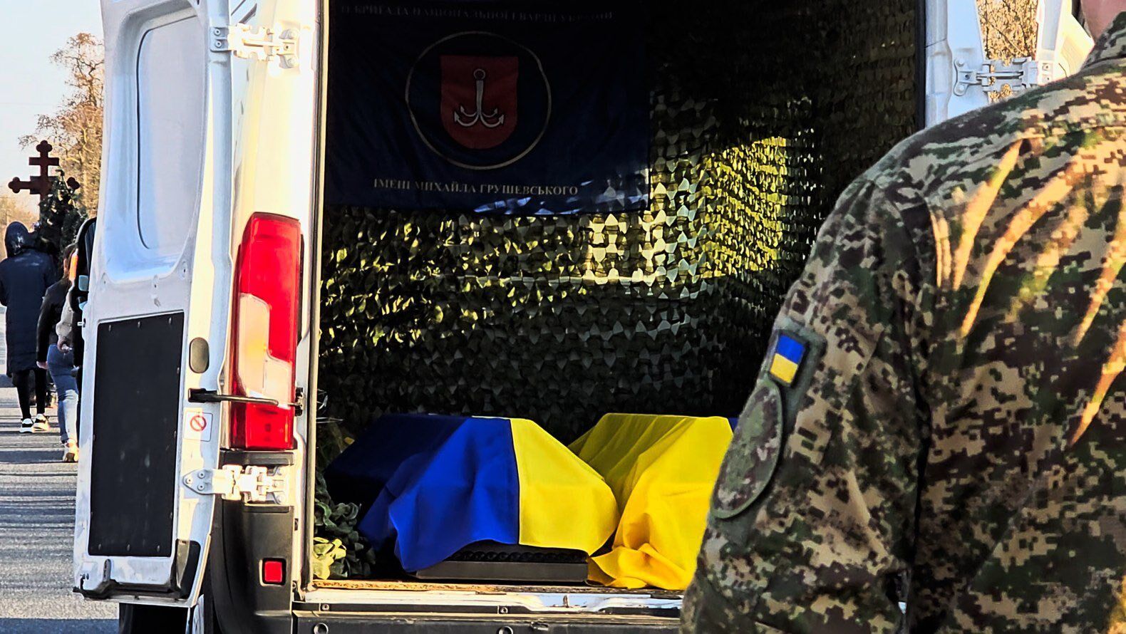 Родились и погибли в один день: на Житомирщине попрощались с двумя братьями-воинами. Фото