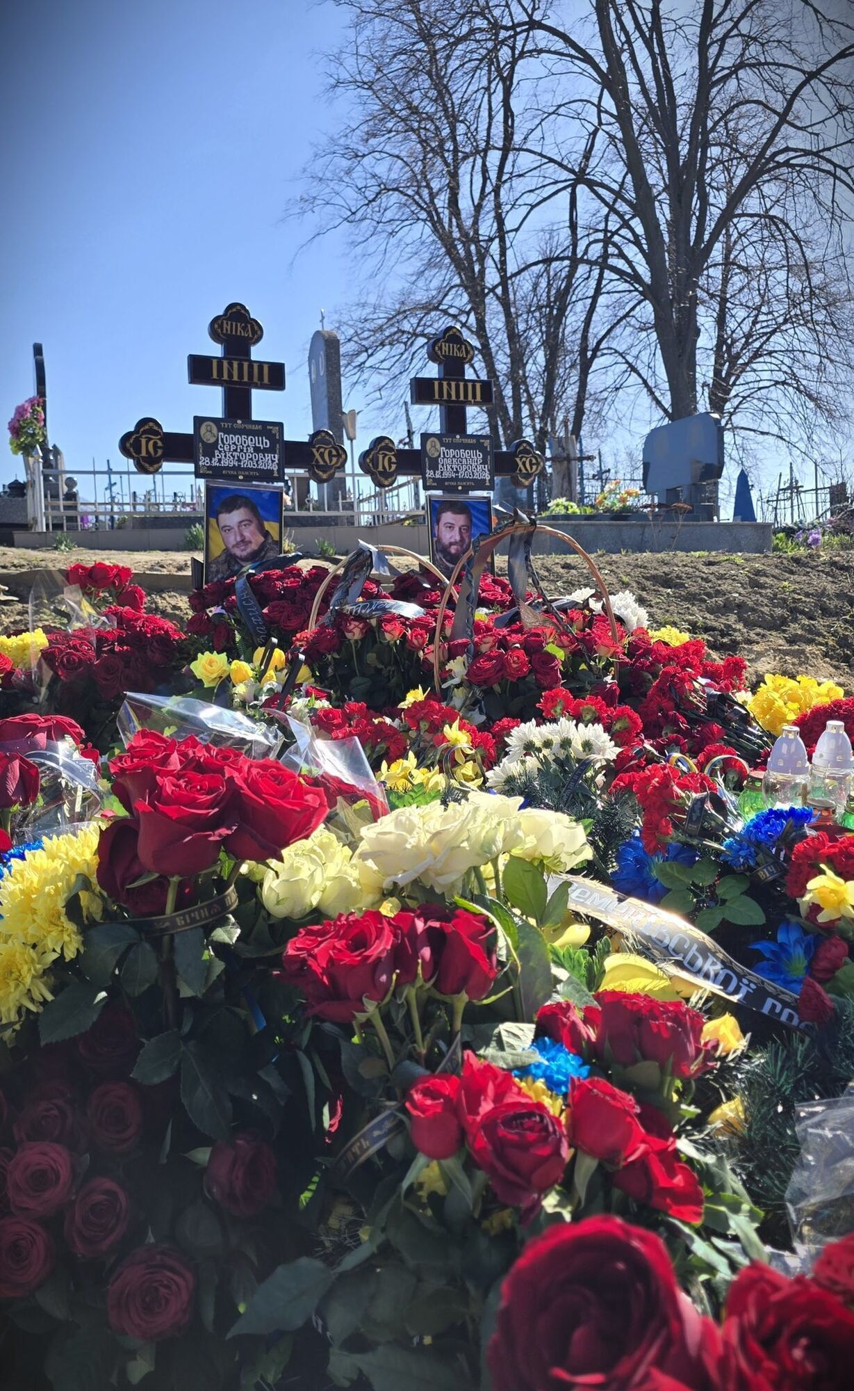 Родились и погибли в один день: на Житомирщине попрощались с двумя братьями-воинами. Фото