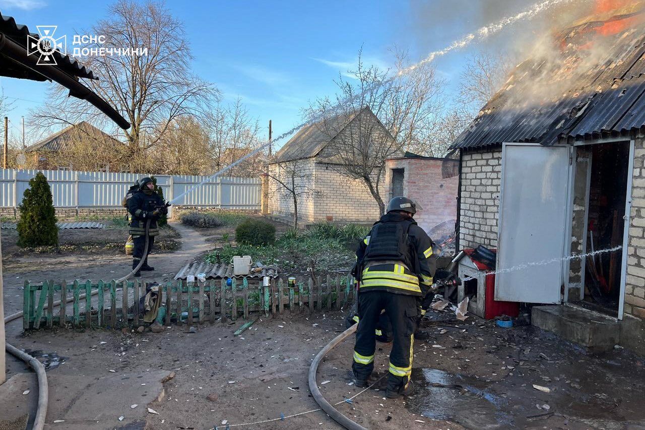 Росія підступно вдарила по будинках у Слов'янську: загинув чоловік, п'ятеро поранених, серед них – дитина. Фото