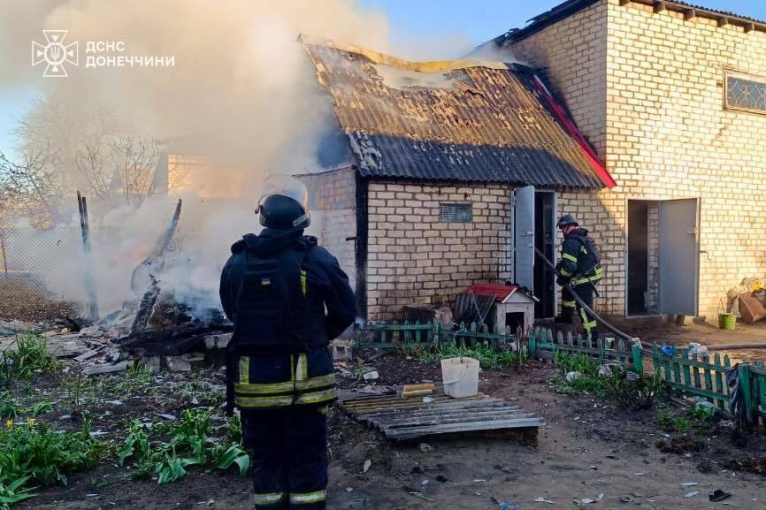 Росія підступно вдарила по будинках у Слов'янську: загинув чоловік, п'ятеро поранених, серед них – дитина. Фото