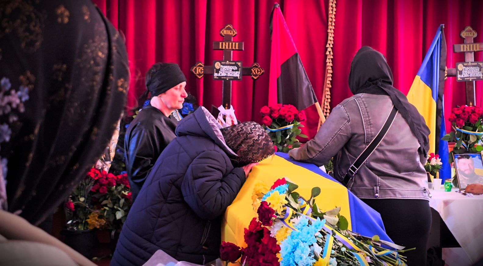 Родились и погибли в один день: на Житомирщине попрощались с двумя братьями-воинами. Фото