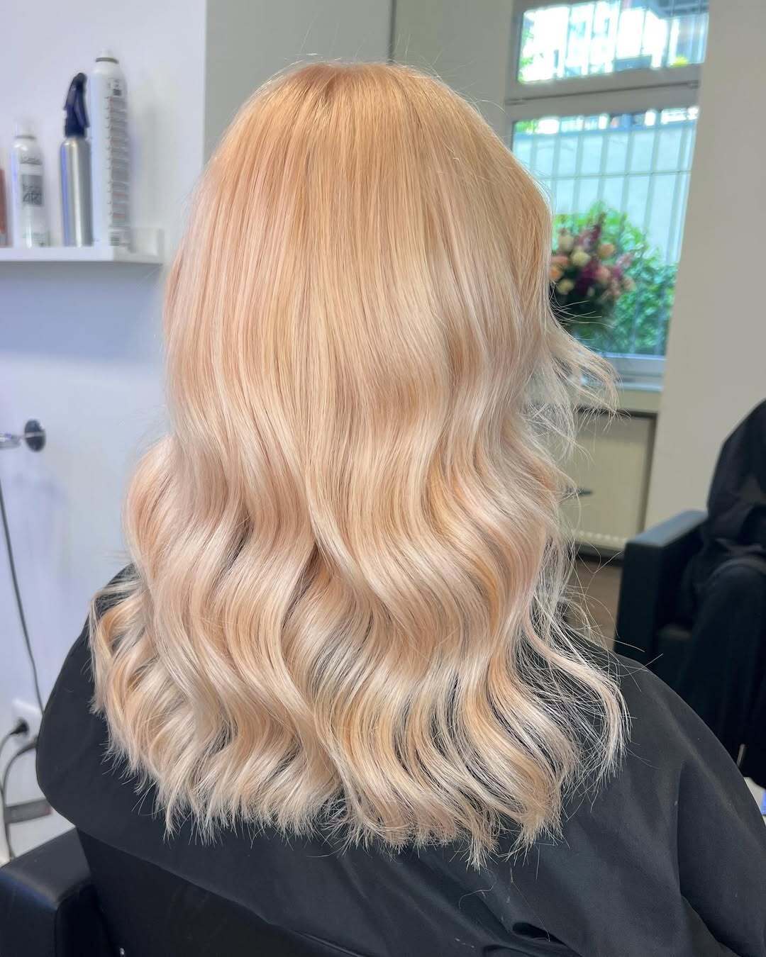 Особенно подходят женщинам за 40: топ причесок, которые модные в 2026 году