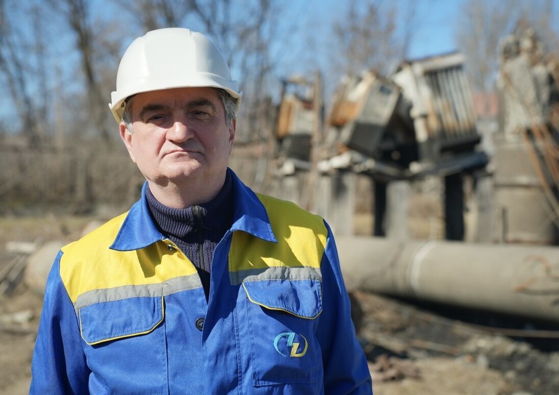 "Якби я залишився там ще на хвилину – вже не давав би інтерв'ю": енергетик з Запоріжжя розповів про російську атаку на підстанцію