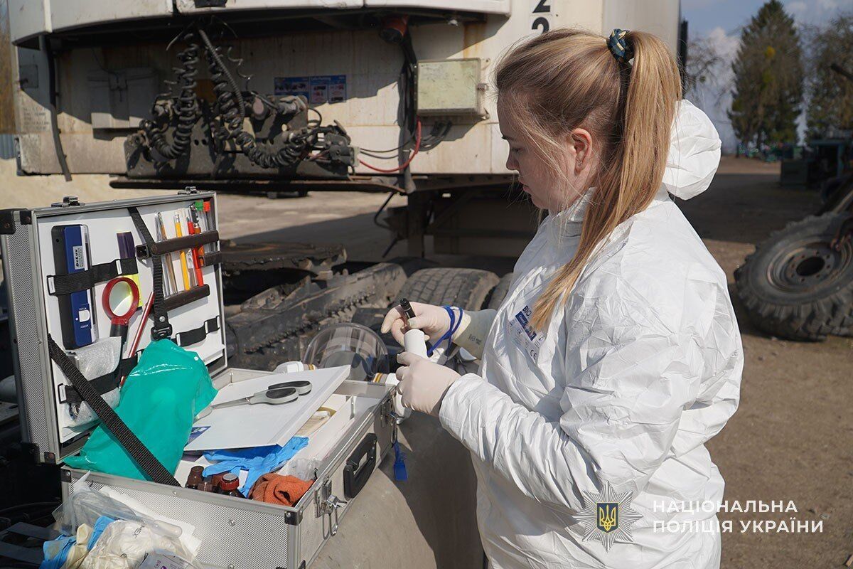 Вилучено "товару" на 700 млн грн: в Україні поліцейські викрили масштабній наркобізнес. Фото та відео