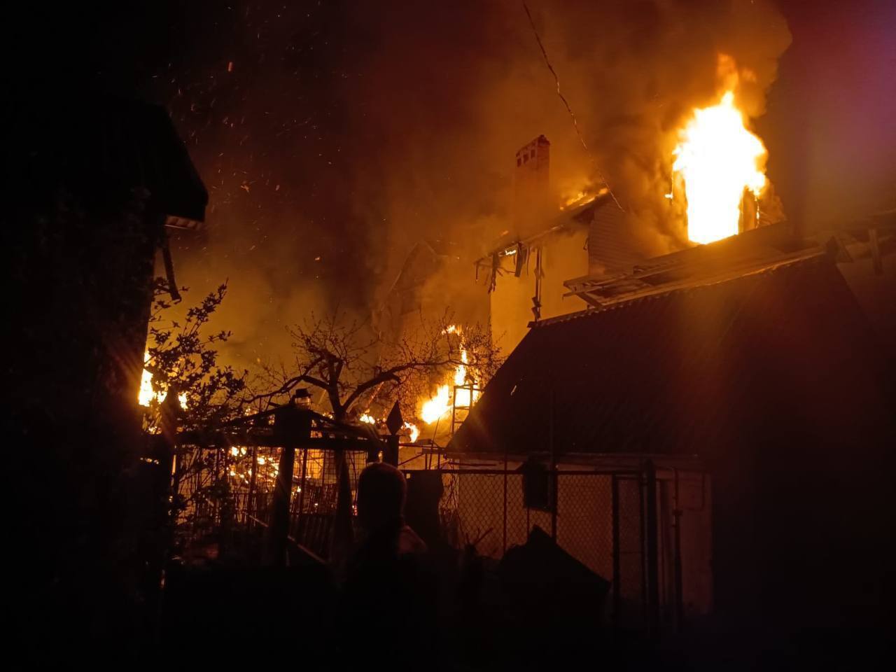 Россия массированно атаковала Одессу: есть прилет по многоэтажке и пострадавшие, под завалами могут оставаться люди. Фото и видео