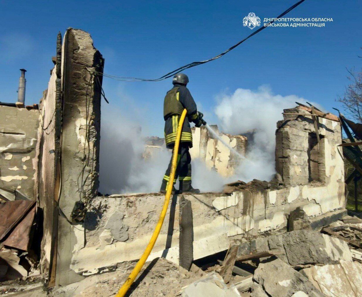 Враг в течение дня бил по Днепропетровской области: 10 пострадавших, среди них - маленькая девочка и 17-летний парень. Фото