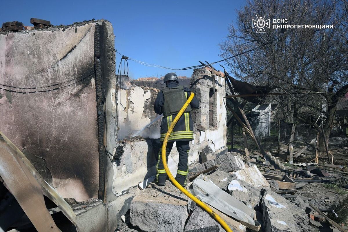 Враг в течение дня бил по Днепропетровской области: 10 пострадавших, среди них - маленькая девочка и 17-летний парень. Фото