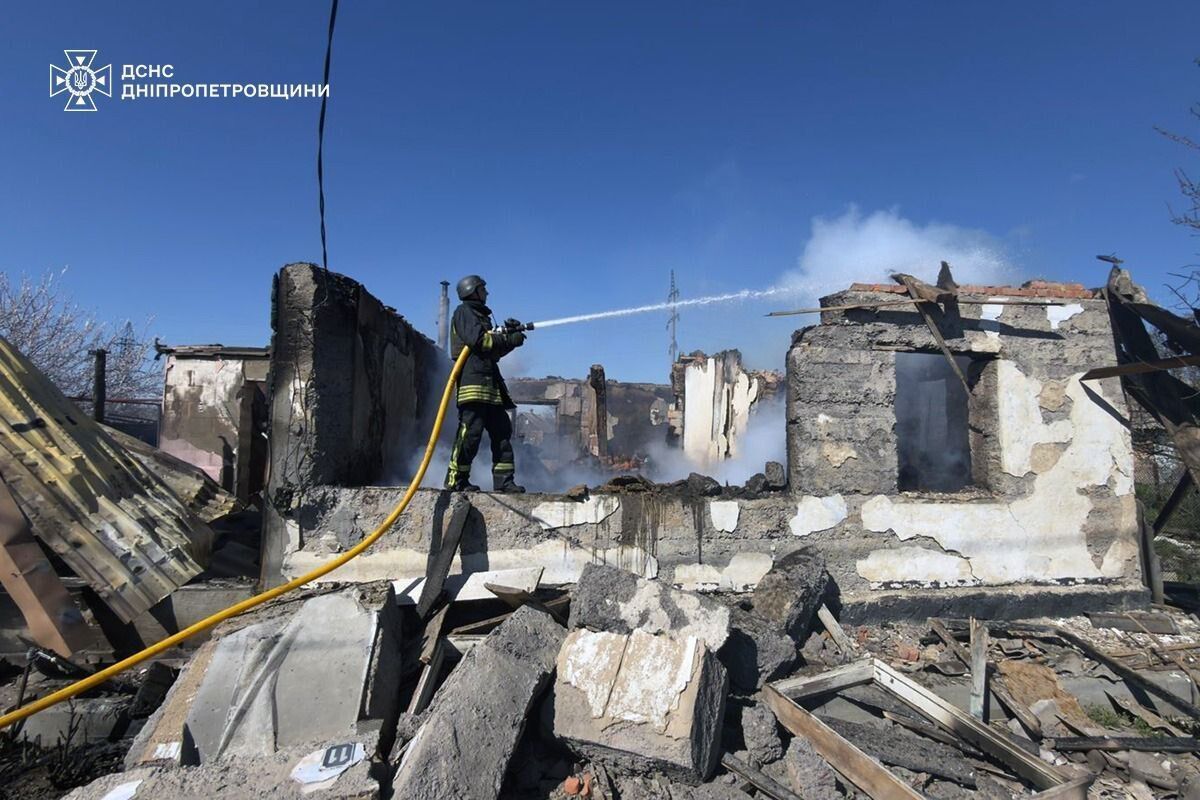 Враг в течение дня бил по Днепропетровской области: 10 пострадавших, среди них - маленькая девочка и 17-летний парень. Фото