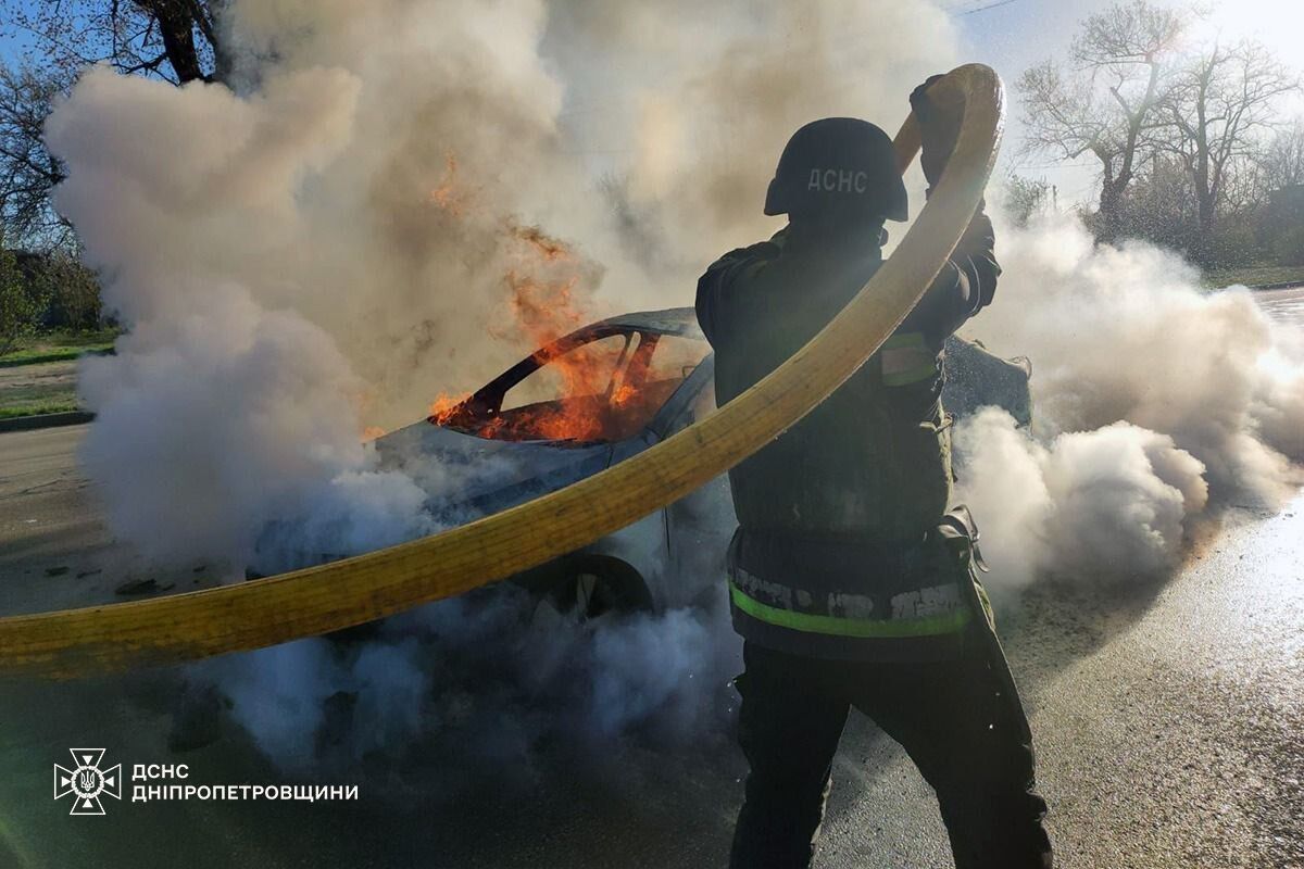 Враг в течение дня бил по Днепропетровской области: 10 пострадавших, среди них - маленькая девочка и 17-летний парень. Фото