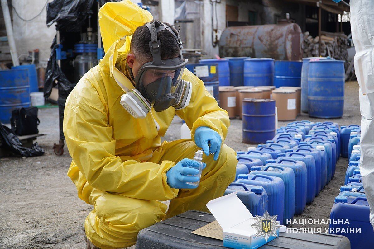 Вилучено "товару" на 700 млн грн: в Україні поліцейські викрили масштабній наркобізнес. Фото та відео