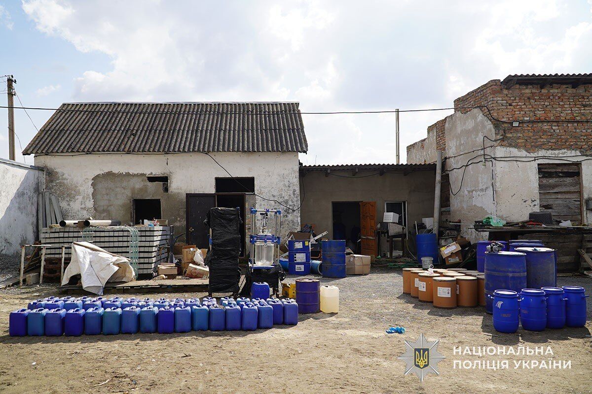 Вилучено "товару" на 700 млн грн: в Україні поліцейські викрили масштабній наркобізнес. Фото та відео