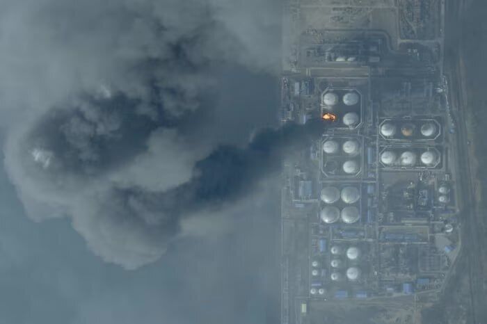 Нафтовий термінал в Усть-Лузі 30 березня