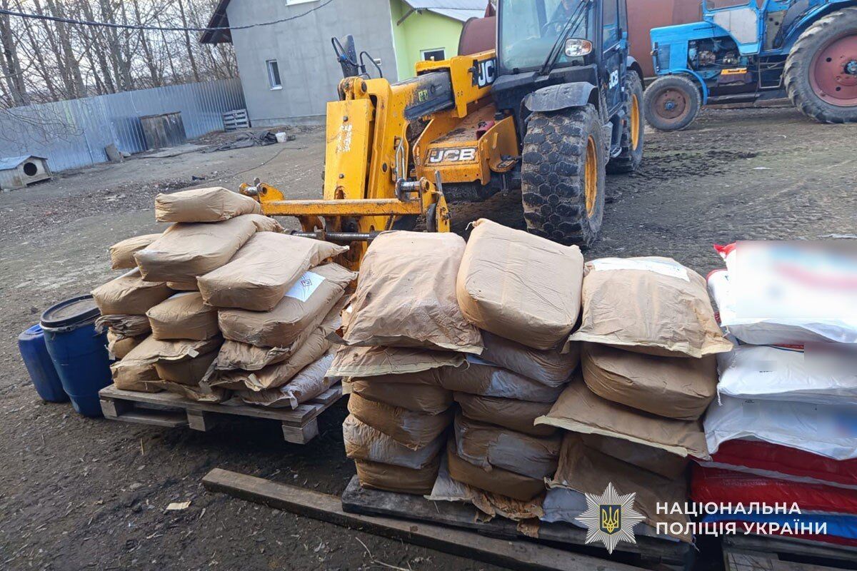 Вилучено "товару" на 700 млн грн: в Україні поліцейські викрили масштабній наркобізнес. Фото та відео
