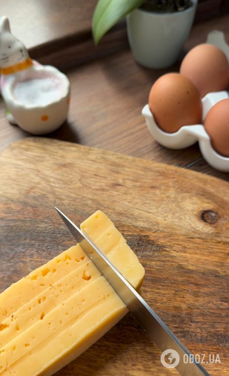 Вкусный праздничный салат с виноградом и курицей: заправляется майонезом