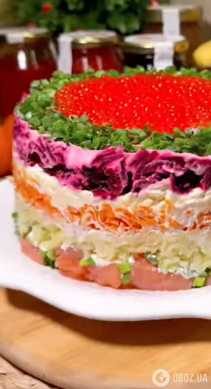 Ефектний салат "Норкова шуба" з буряка та без оселедця: ділимося рецептом страви для великоднього столу