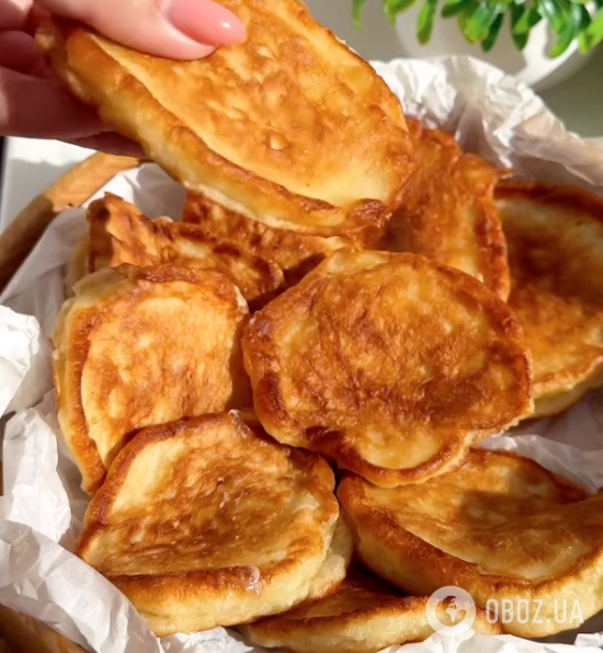 Пышные яблочные оладьи на теплом кефире за 10 минут: делимся легким рецептом