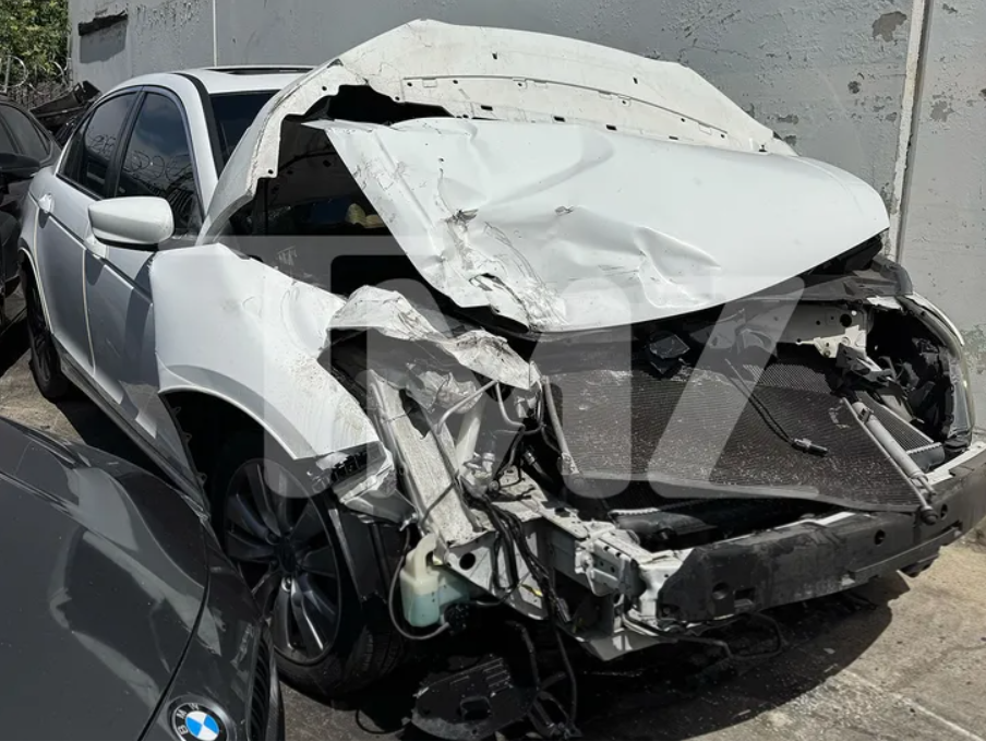 У машині було 7 дітей: зірка "Беверлі-Гіллз 90210" потрапила в страшну ДТП