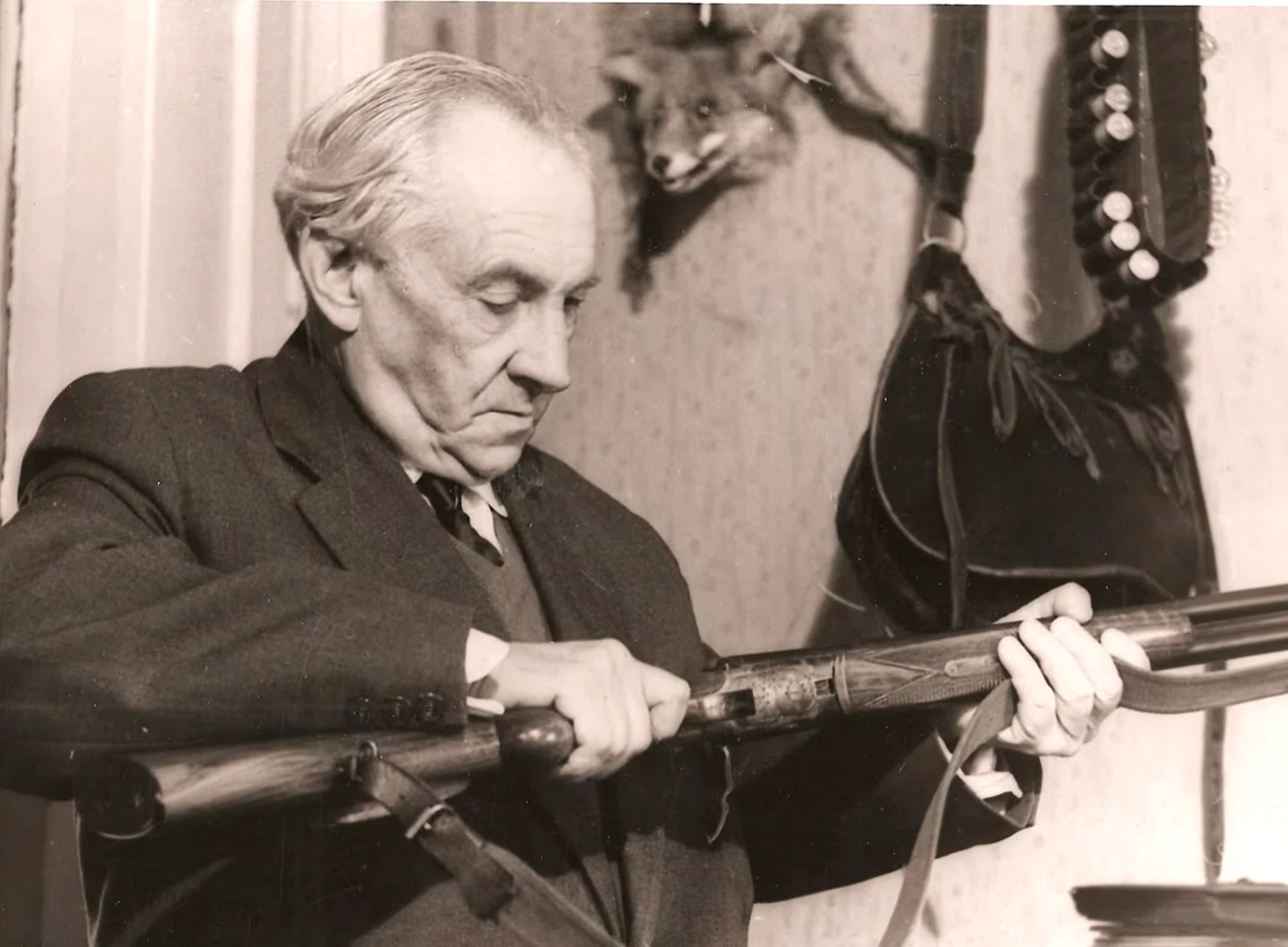 "Белые мухи налетели..." В каком месте покоится автор бессмертных стихов Максим Рыльский и какой урок он оставил будущим поколениям