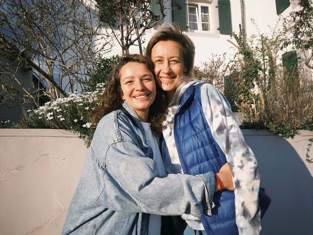 Муж Алены Мозговой раскрыл, как семья восприняла каминг-аут дочери Зои и что подтолкнуло ее на публичную откровенность