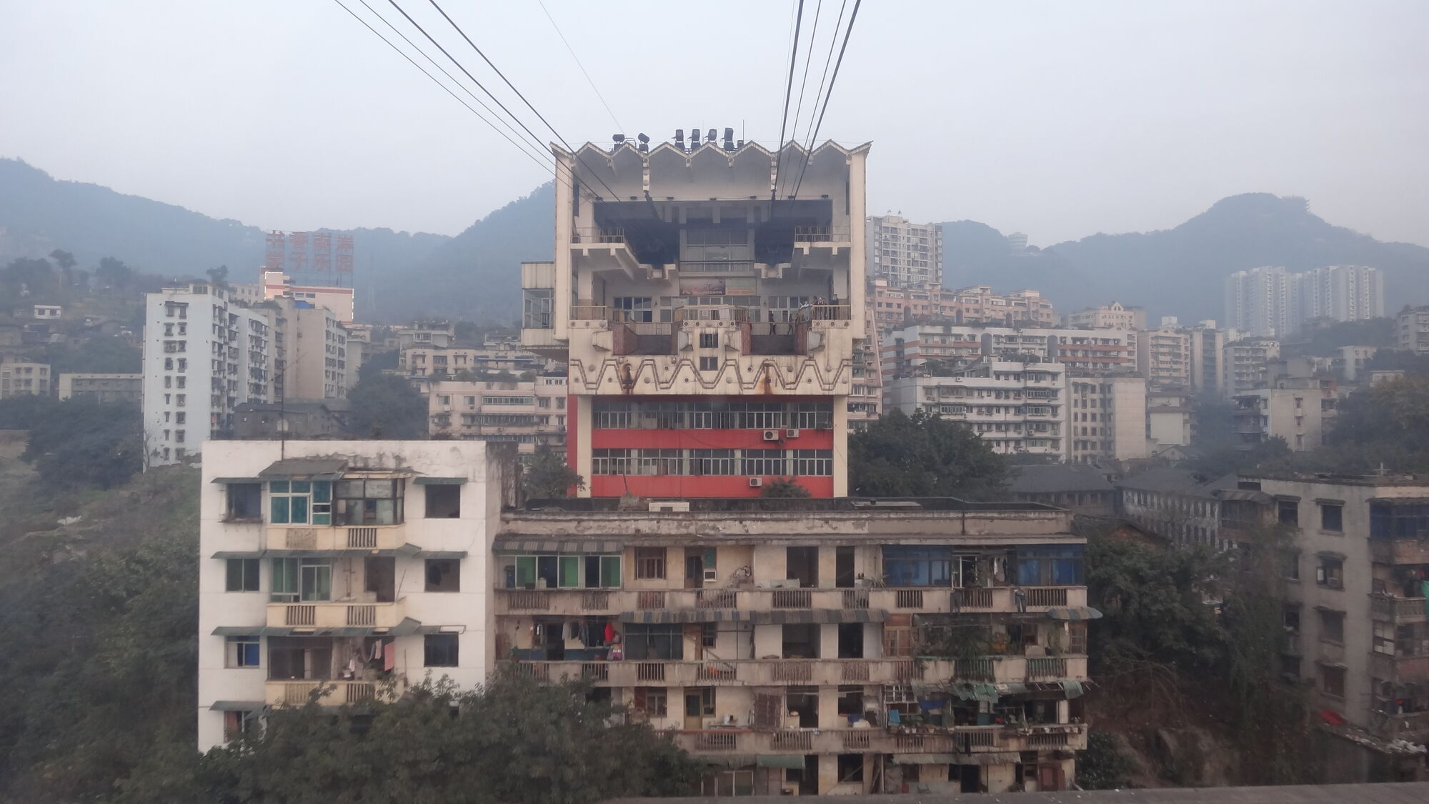 Население примерно как в Украине: какой город - самый большой в мире