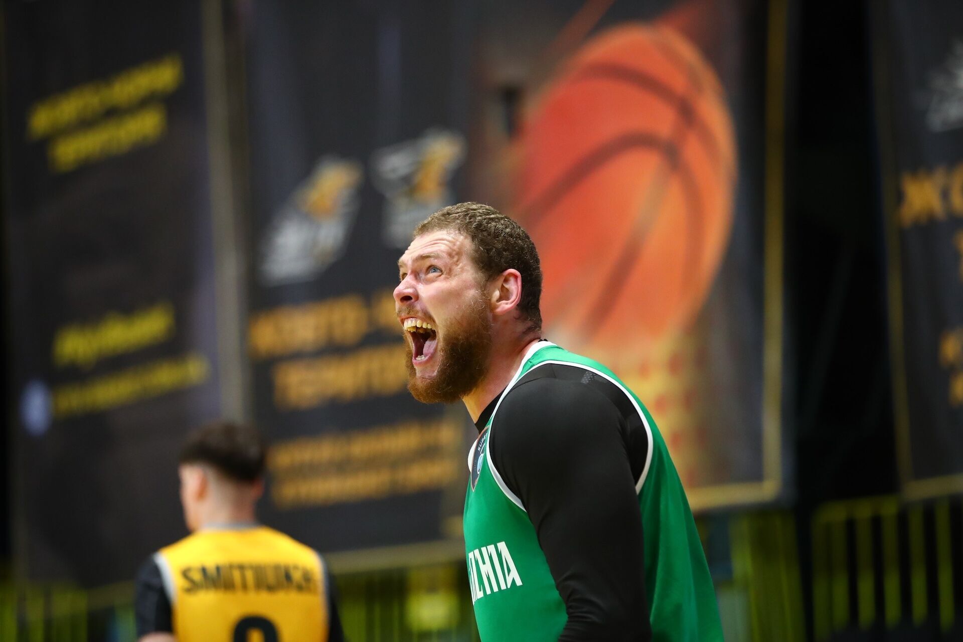 "Осталась одна женщина с ключами от всех квартир": капитан "Запорожья" рассказал о жизни за 40 км от фронта, напуганных американцах и квартире в Дружковке