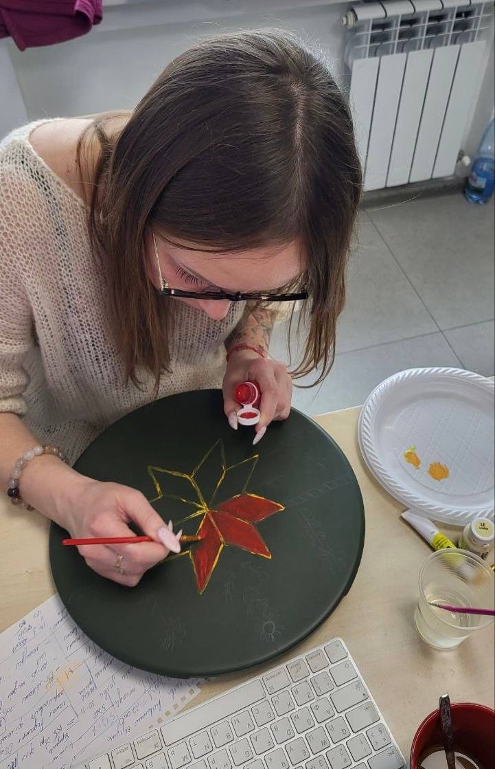 В рамках сбора на пикап для нашего коллеги OBOZ.UA разыгрывает писанку на крышках ракет HIMARS: как принять участие. Фото и видео