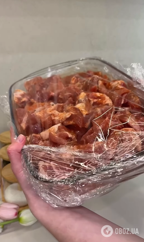 Самый вкусный шашлык в духовке: добавьте томатный маринад