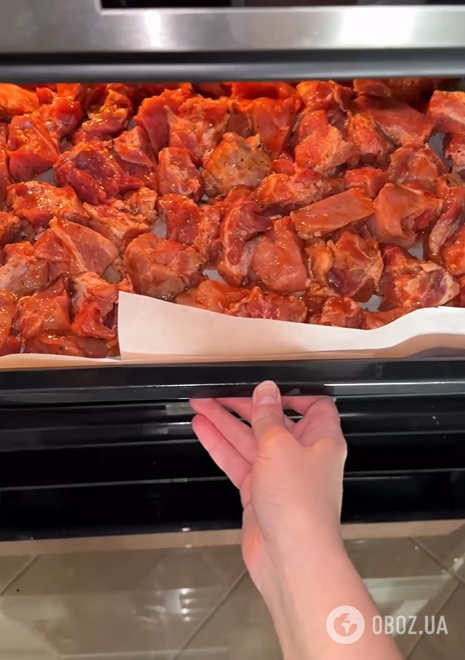 Самый вкусный шашлык в духовке: добавьте томатный маринад