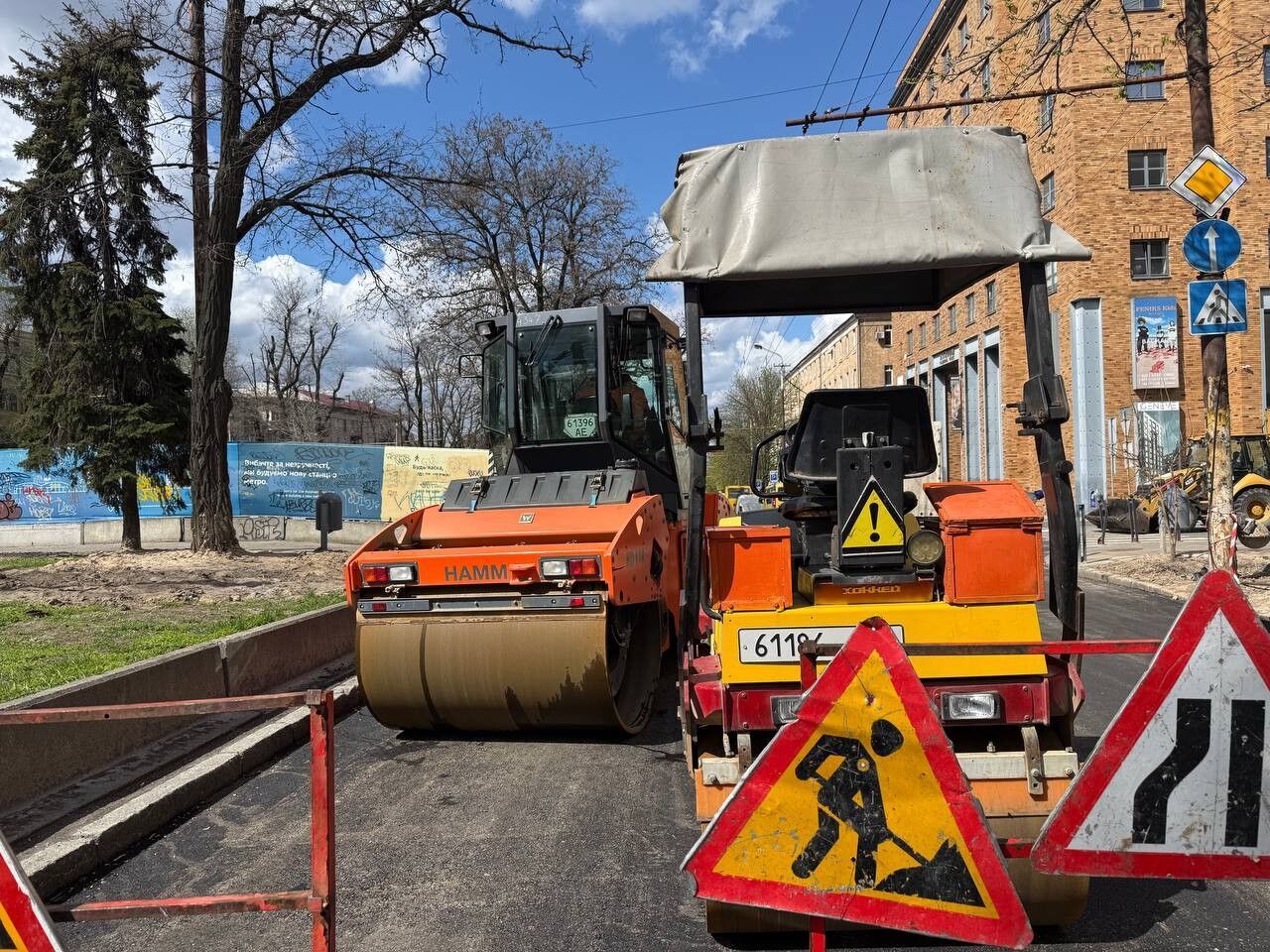 В центре Днепра уже отремонтировано более 1500 квадратных метров дорожного покрытия