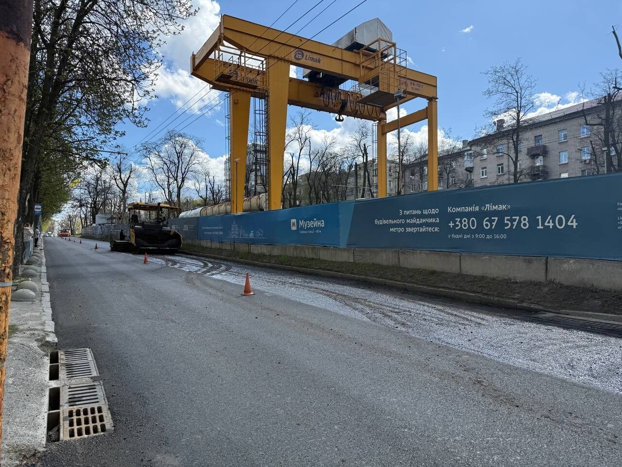 В центре Днепра уже отремонтировано более 1500 квадратных метров дорожного покрытия