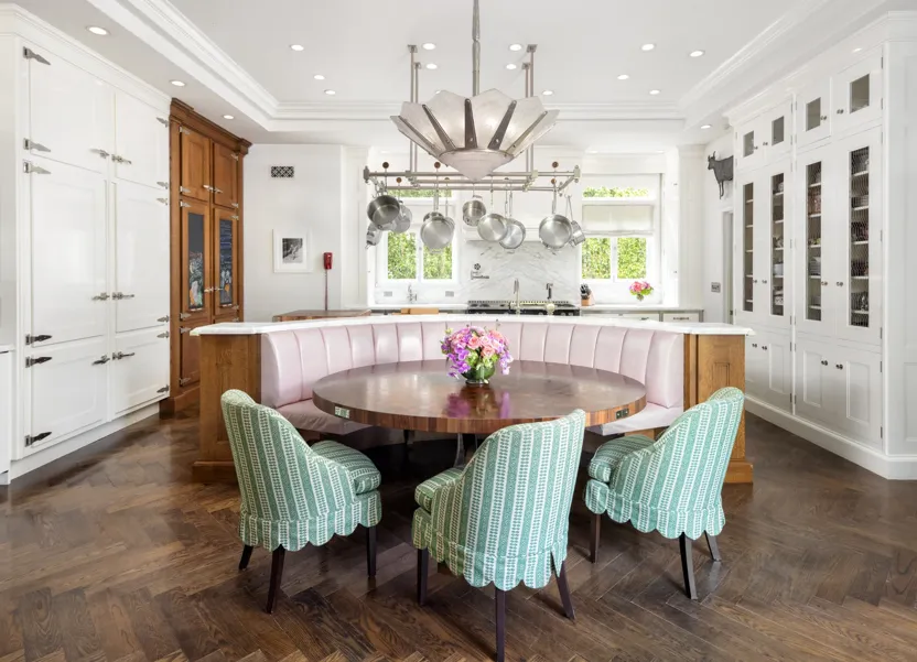 Вдова Оззи Осборна выставила на продажу семейный дом: как выглядит особняк 1920-х годов за 17 миллионов долларов