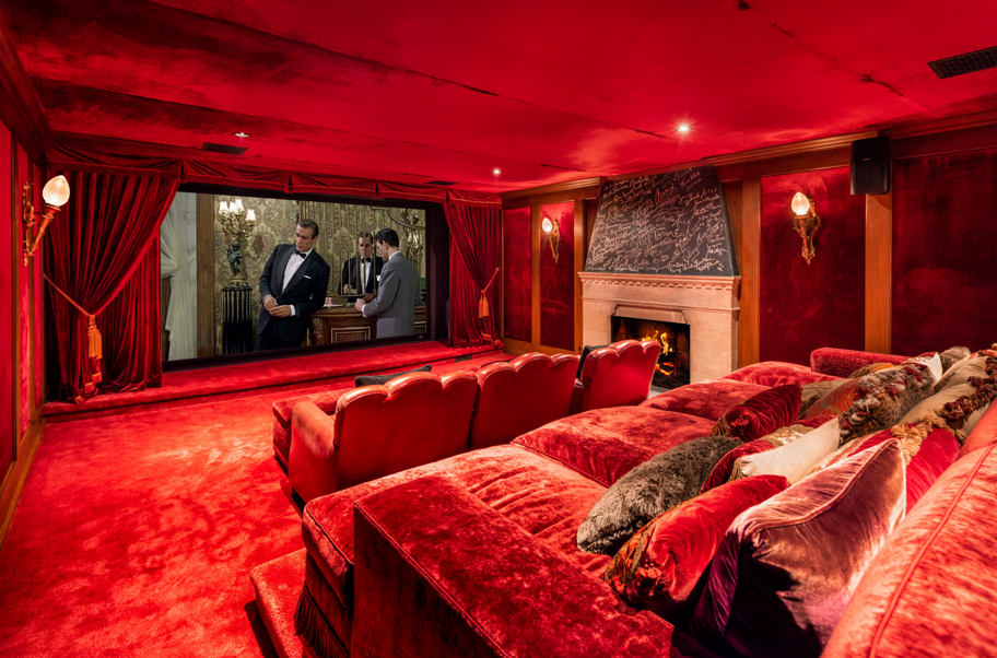 Вдова Оззи Осборна выставила на продажу семейный дом: как выглядит особняк 1920-х годов за 17 миллионов долларов