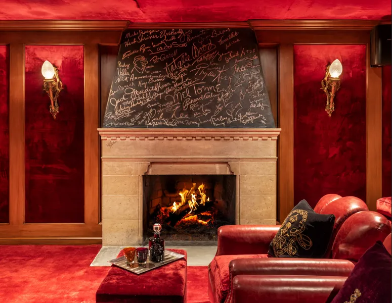 Вдова Оззи Осборна выставила на продажу семейный дом: как выглядит особняк 1920-х годов за 17 миллионов долларов