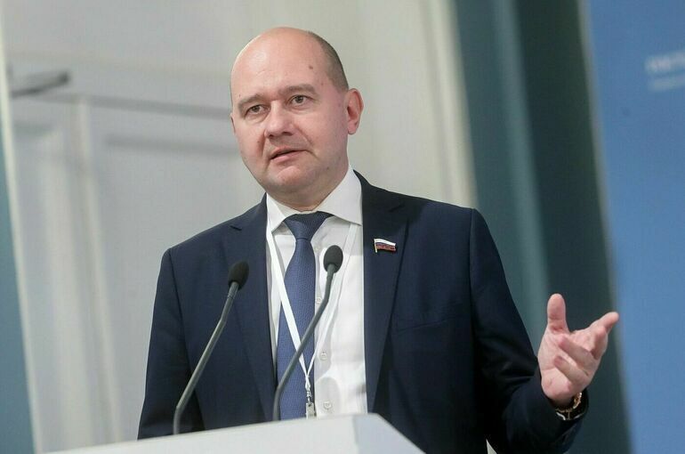 "Новая реальность": в России посоветовали населению носить с собой бумажные карты города из-за блокировки интернета