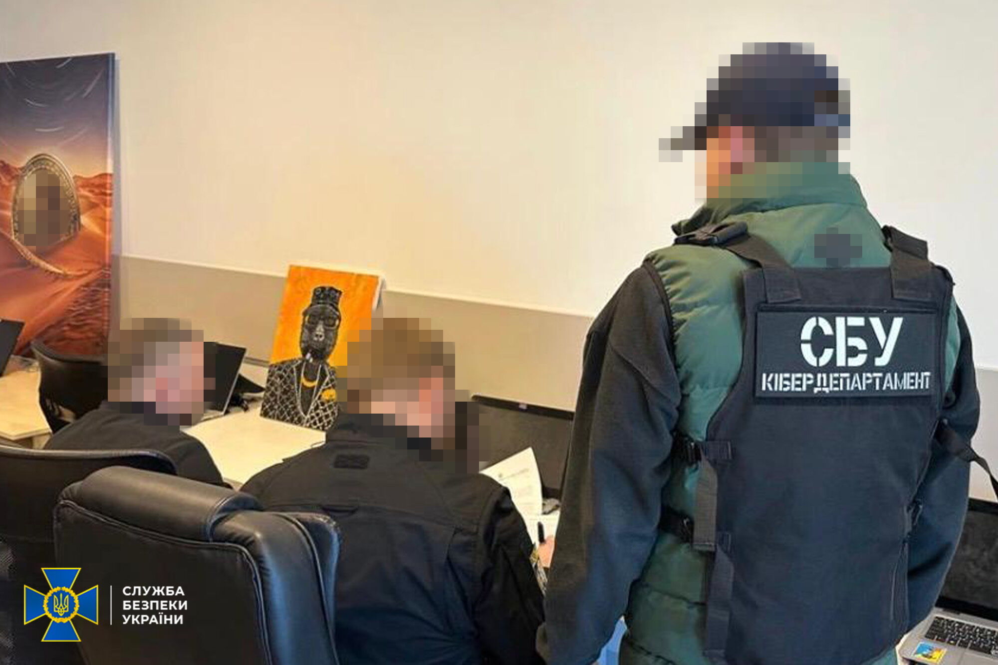 Оперативные кадры задержания мошенников в Одессе.