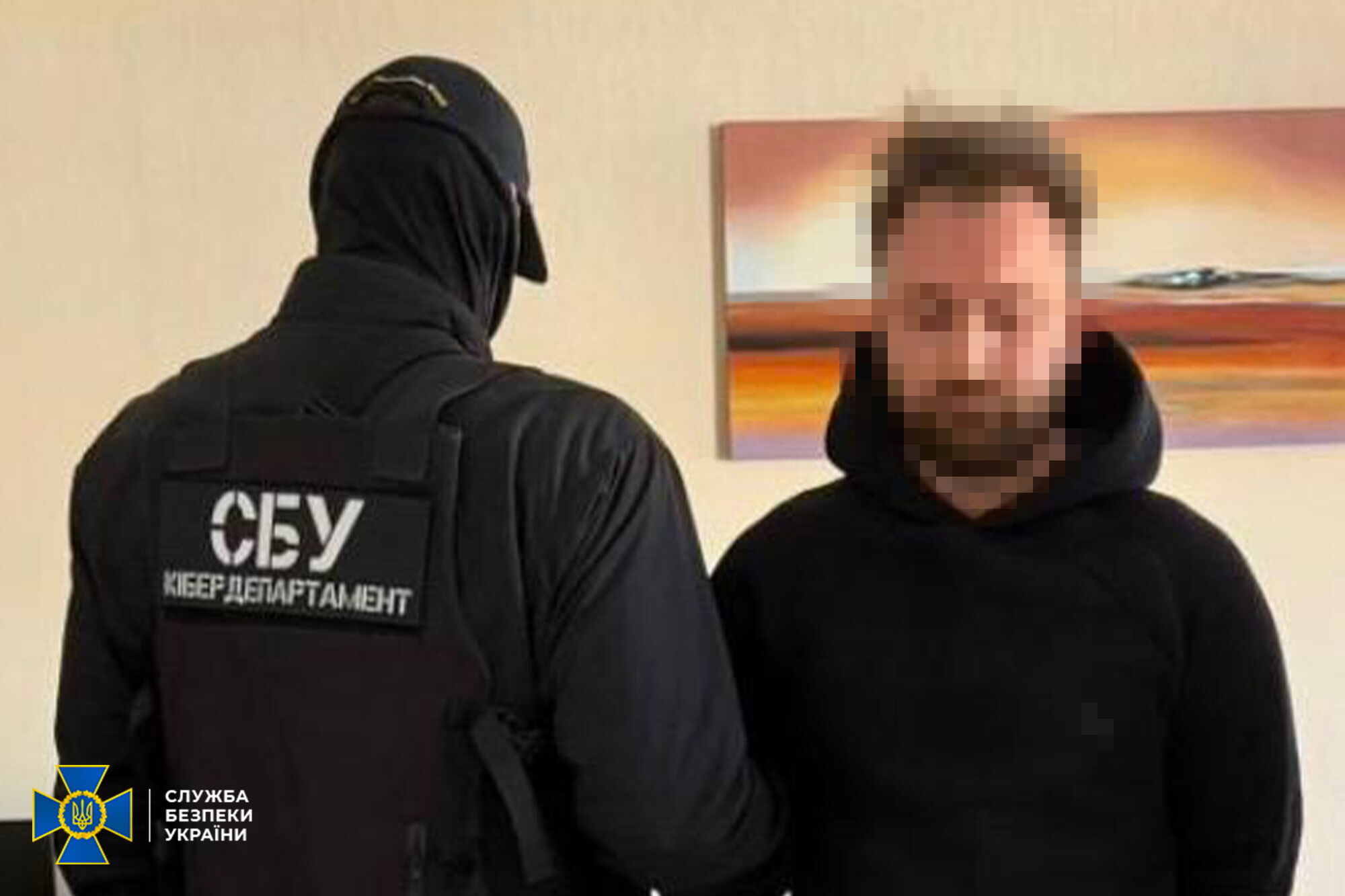 Кадры задержания организаторов мошеннического колл-центра