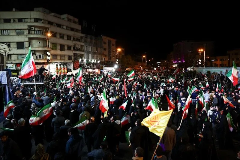 Ядерна війна скасовується? США та Іран домовились "дати шанс дипломатії", але удари тривають (ХРОНІКА)