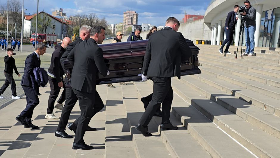 Делегация "Динамо" приняла участие в церемонии прощания с Луческу. Фото