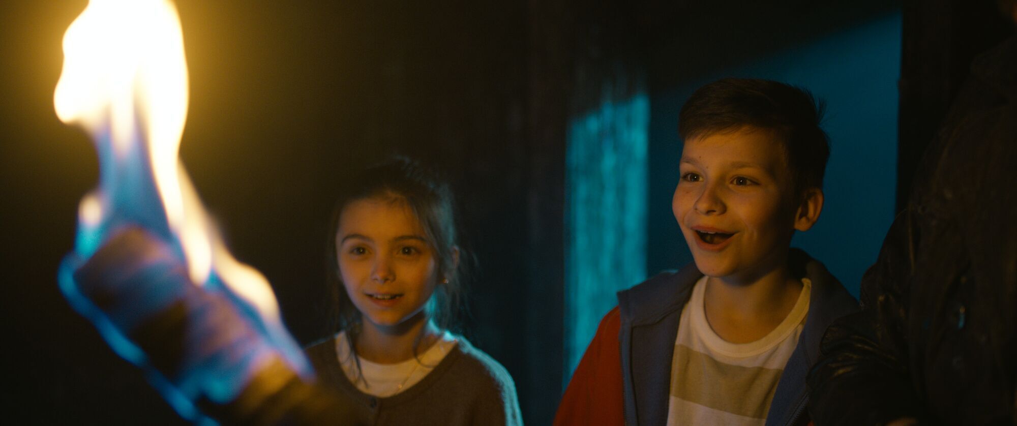 "Крещатик 48/2": вышел трейлер украинской семейной комедии о магии и детях