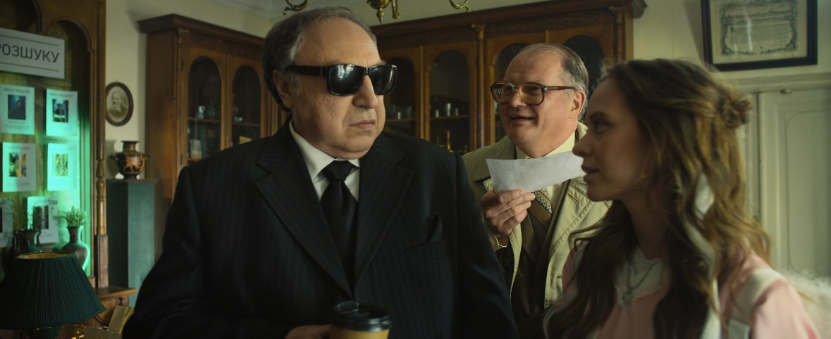 "Крещатик 48/2": вышел трейлер украинской семейной комедии о магии и детях