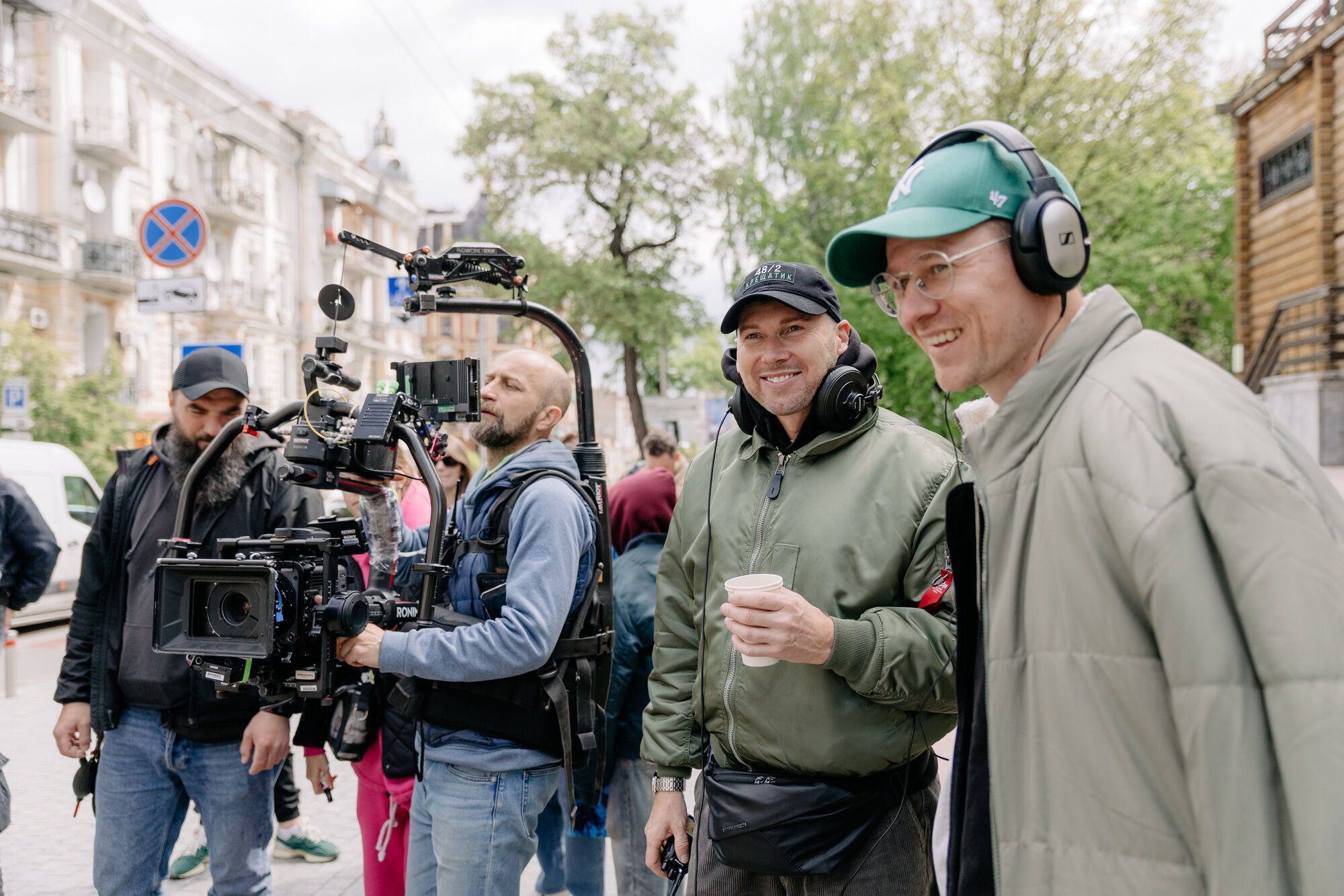 "Крещатик 48/2": вышел трейлер украинской семейной комедии о магии и детях