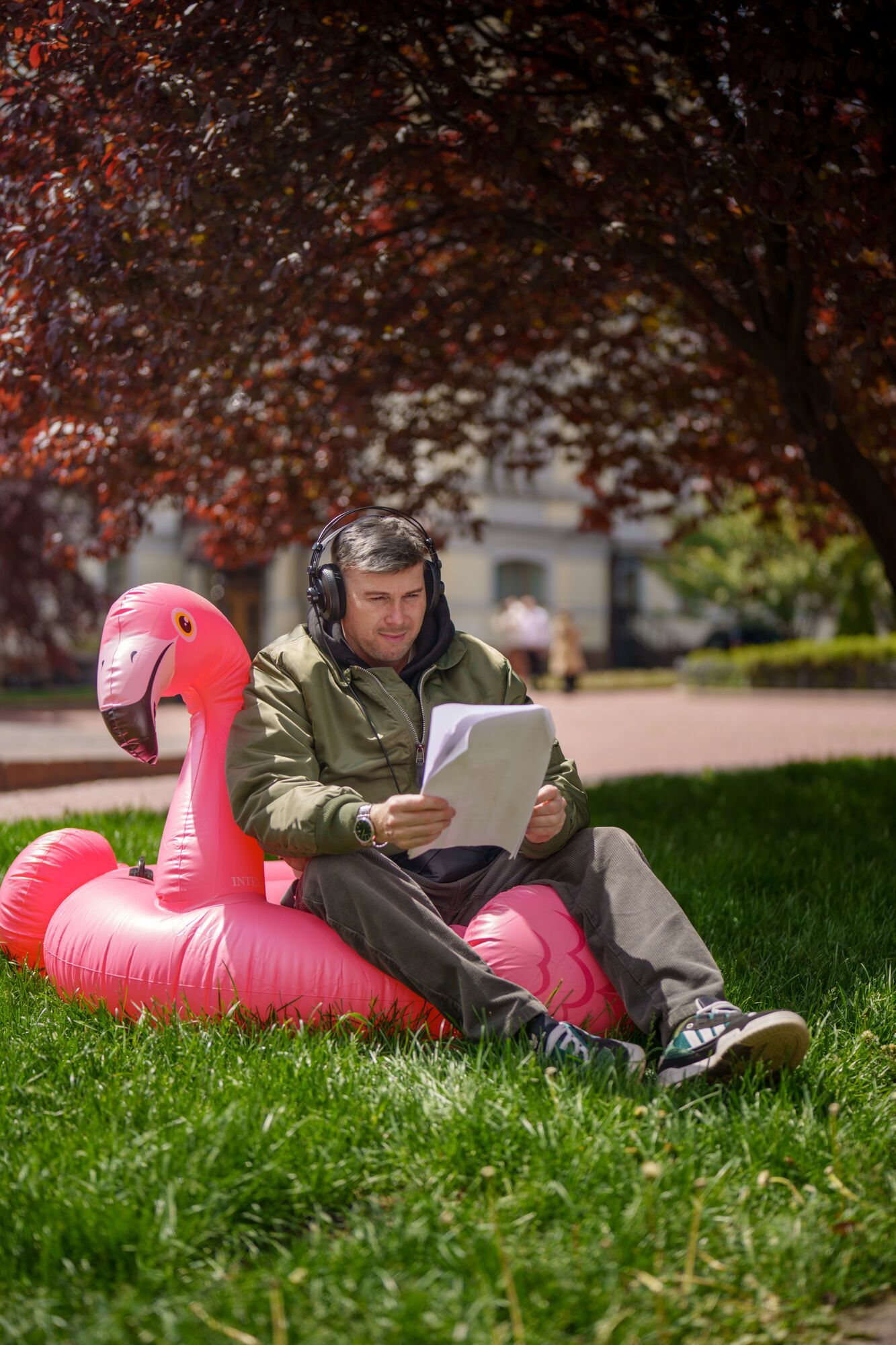 "Крещатик 48/2": вышел трейлер украинской семейной комедии о магии и детях