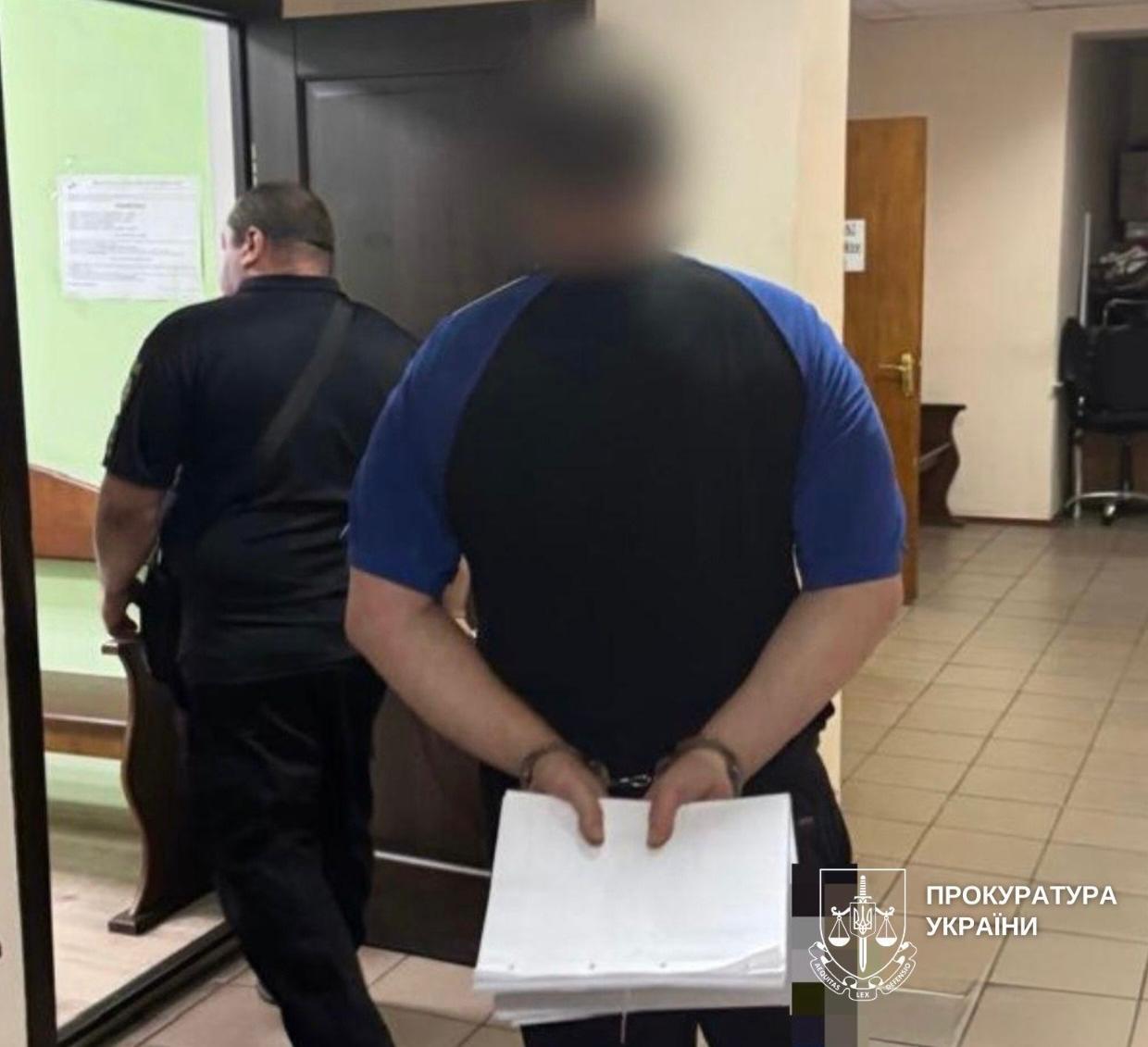 В Киеве суд вынес приговор мужчине, который изнасиловал 15-летнюю девочку. Подробности дела