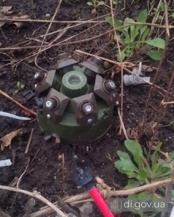 Окупанти застосовують нові засоби дистанційного мінування в Харківській області: жителів попередили про небезпеку. Фото