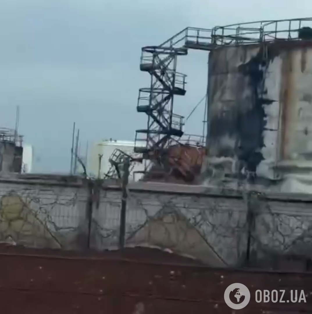 "Ни хр*на себе!" Россияне показали, как выглядит нефтебаза в оккупированной Феодосии после атаки дронов. Видео