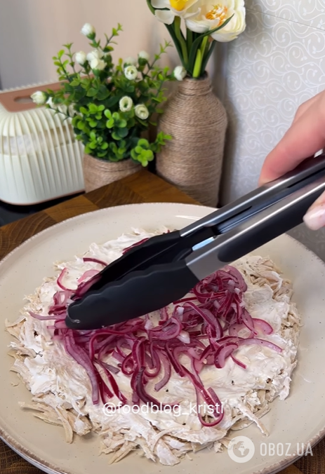 Праздничный салат "Гнездо глухаря": удивите гостей оригинальным блюдом