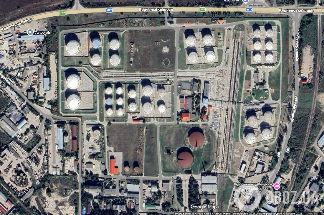 "Ни хр*на себе!" Россияне показали, как выглядит нефтебаза в оккупированной Феодосии после атаки дронов. Видео