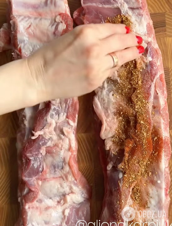 Сочные запеченные свиные ребрышки для пасхального стола: рассказываем, как правильно и сколько запекать мясо