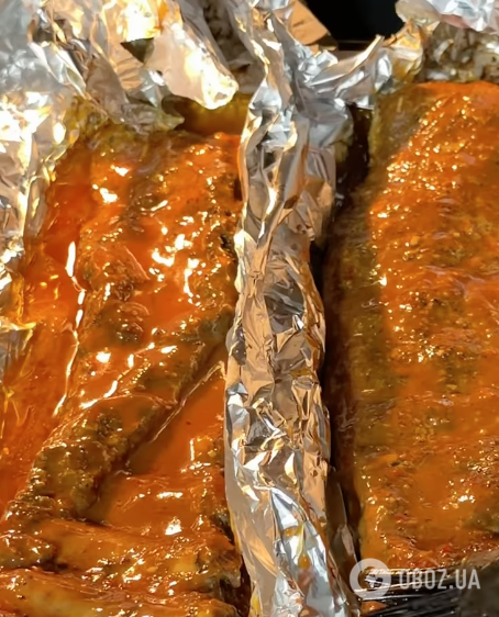 Сочные запеченные свиные ребрышки для пасхального стола: рассказываем, как правильно и сколько запекать мясо